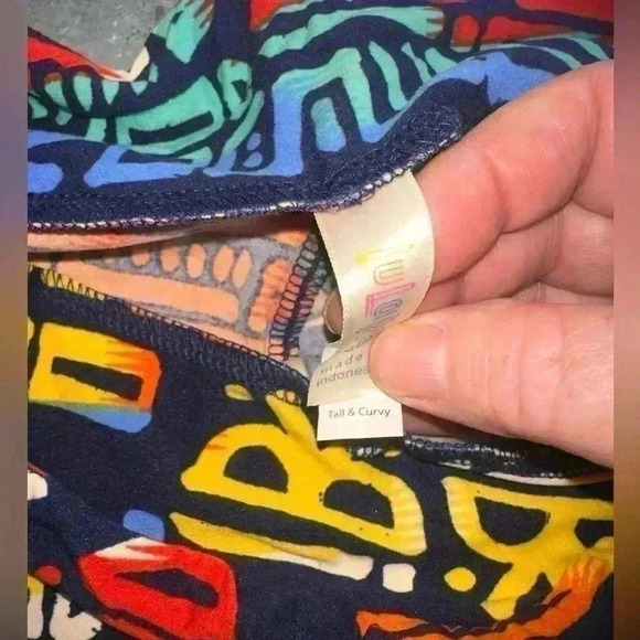 Lularoe TC navy blue tribal pattern multi colored leggings. NWOT. - Picture 4 of 5